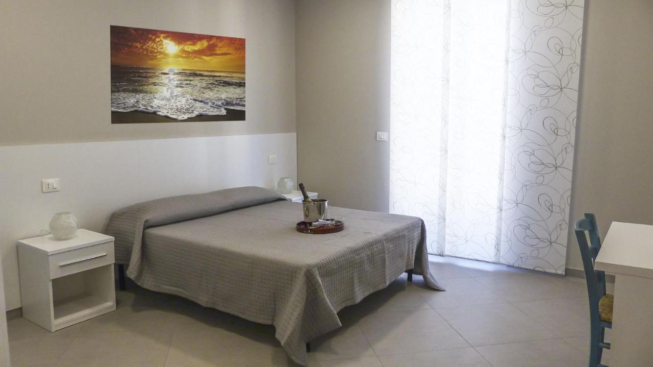 Bed and Breakfast Le Due Palme Montesilvano Marina Exterior foto